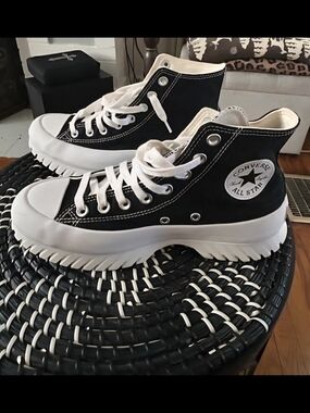 Converse Women’s Run Star Hike Platform UNISEX Chunky Sneakers
